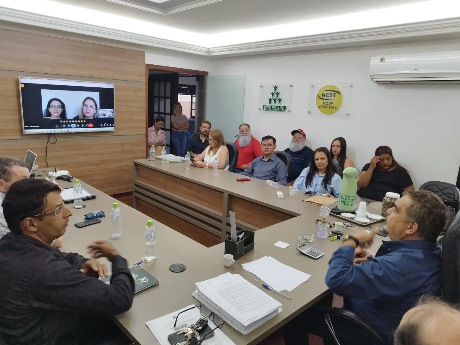 Leia mais sobre o artigo Sintracoop realiza reunião em Londrina para balanço de 2024 e planejamento de 2025